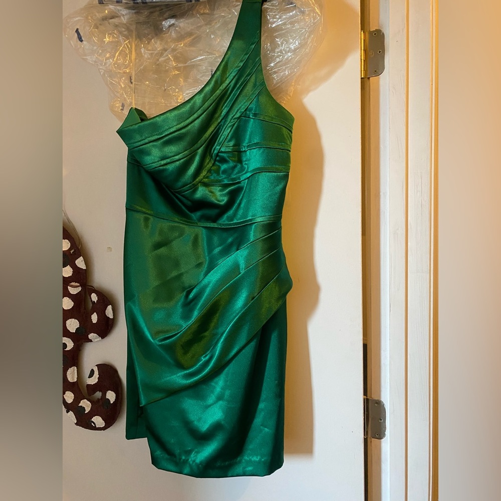 Teeze Me Junior Prom Formal Cold Shoulder One Strap green midi dress size 11